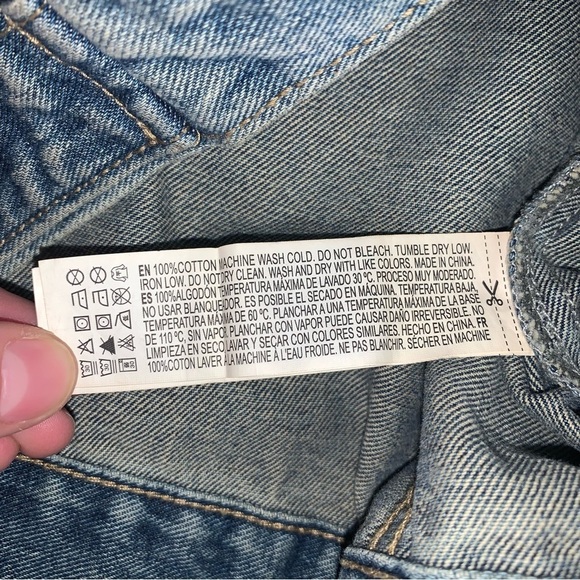 Forever 21 Jean Jacket Women’s Size Small Vintage Blue Wash Cotton Denim Button - Picture 7 of 7